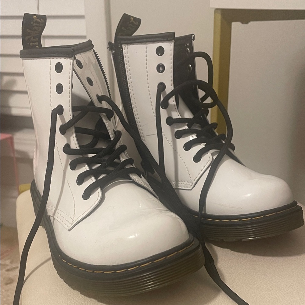 Dr. Martens Kids White Lace-Up Boots